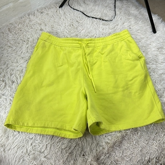 Lululemon Loungeful High-Rise Short 7" Electric Lemon - Picture 1 of 7